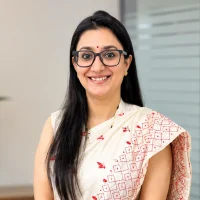 CS Chetna Shoor, Company Secretary and Director, Expertvuw